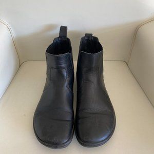 Vivobarefoot Fulham Womens Black Ankle Boots / Black / sz 41